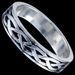 Silver ring, intertwined design